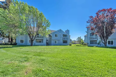 Exterior - 403 Lighthouse Dr, Vallejo, CA 94590 photo 8 of 11