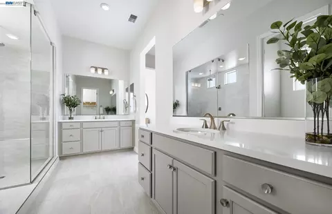 586 Lee Loop, Discovery Bay, CA 94505 photo 3