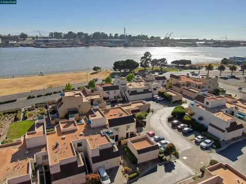 196 Nantucket Ln, Vallejo, CA 94590