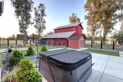 Exterior - 35600 Lasiandra Ln, Davis, CA 95616 photo 7 of 12