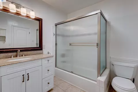 Bath - 35600 Lasiandra Ln, Davis, CA 95616 photo 1 of 4