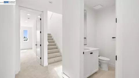Entry Way - 1925 Grand St, Alameda, CA 94501 photo 14 of 16