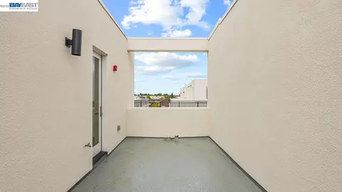 Exterior - 1925 Grand St, Alameda, CA 94501 photo 1 of 1