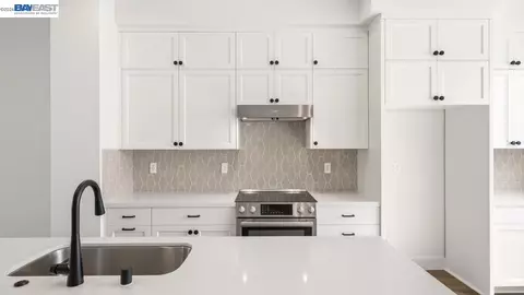 Kitchen - 1925 Grand St, Alameda, CA 94501 photo 2 of 2