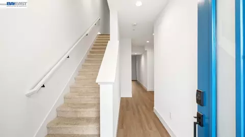 Entry Way - 1925 Grand St, Alameda, CA 94501 photo 1 of 16