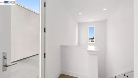 Entry Way - 1925 Grand St, Alameda, CA 94501 photo 16 of 16