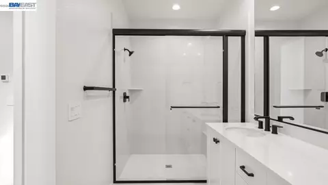 Bath - 1925 Grand St, Alameda, CA 94501 photo 3 of 3