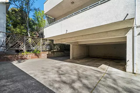Exterior - 2614 Warring St #6, Berkeley, CA 94704 photo 4 of 4