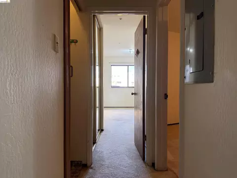 Entry Way - 330 8th St #3D, Oakland, CA 94607 photo 2 of 2