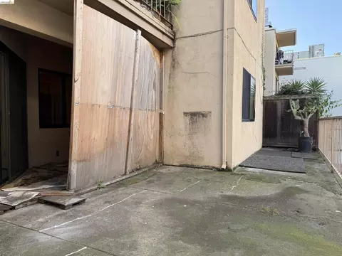 Exterior - 330 8th St #3D, Oakland, CA 94607 photo 1 of 1