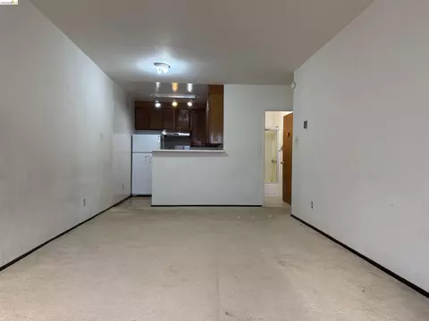 Living - 330 8th St #3D, Oakland, CA 94607 photo 2 of 2