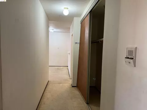 Entry Way - 330 8th St #3D, Oakland, CA 94607 photo 1 of 2