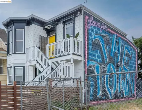 527 Chester St, Oakland, CA 94607