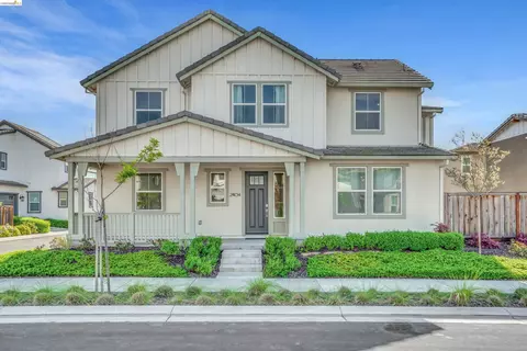 Exterior - 2404 Indigo Dr, Fairfield, CA 94533 photo 4 of 11