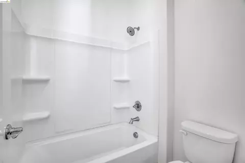 Bath - 2404 Indigo Dr, Fairfield, CA 94533 photo 6 of 6
