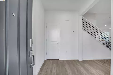 Entry Way - 2404 Indigo Dr, Fairfield, CA 94533 photo 1 of 3