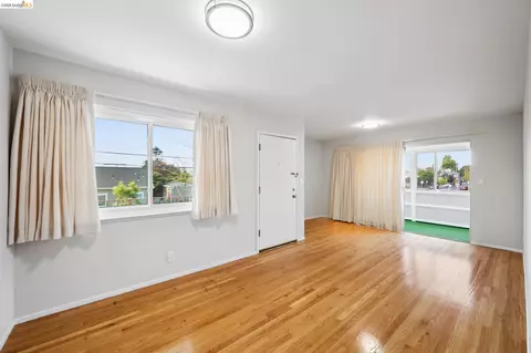 Living - 2727 Mcgee Ave, Berkeley, CA 94703 photo 5 of 7