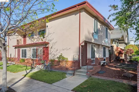 Exterior - 2727 Mcgee Ave, Berkeley, CA 94703 photo 2 of 3