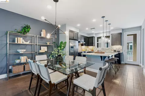 489 Diller St, Alameda, CA 94501