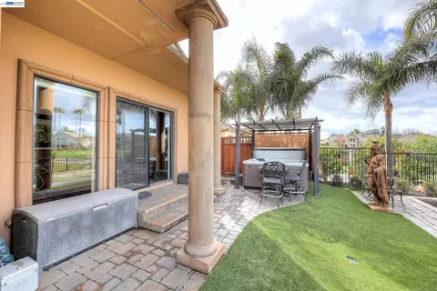 Exterior - 1310 Hampton Ct, Discovery Bay, CA 94505 photo 11 of 15
