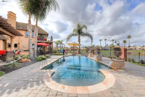 Exterior - 1310 Hampton Ct, Discovery Bay, CA 94505 photo 5 of 15