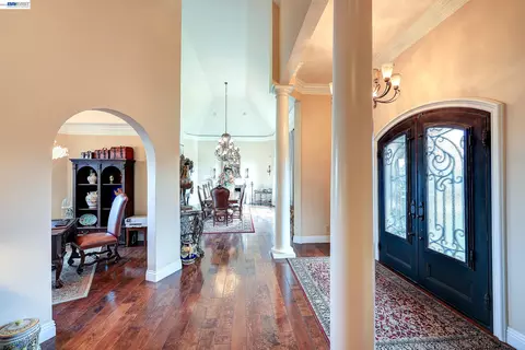 Entry Way - 1310 Hampton Ct, Discovery Bay, CA 94505 photo 3 of 6