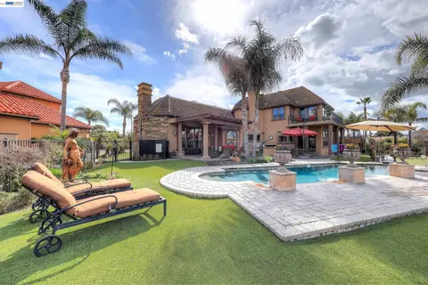 Exterior - 1310 Hampton Ct, Discovery Bay, CA 94505 photo 6 of 15