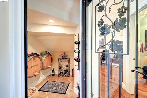 Entry Way - 1310 Hampton Ct, Discovery Bay, CA 94505 photo 5 of 6