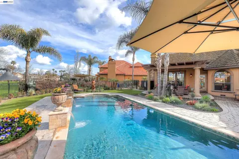 Exterior - 1310 Hampton Ct, Discovery Bay, CA 94505 photo 7 of 15