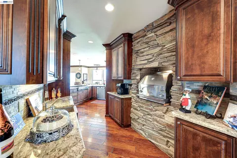 Kitchen - 1310 Hampton Ct, Discovery Bay, CA 94505 photo 5 of 7