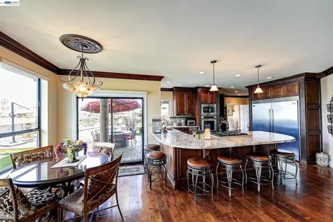 Kitchen - 1310 Hampton Ct, Discovery Bay, CA 94505 photo 7 of 7