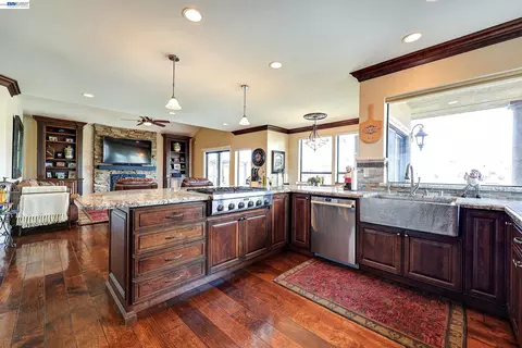 Kitchen - 1310 Hampton Ct, Discovery Bay, CA 94505 photo 2 of 7