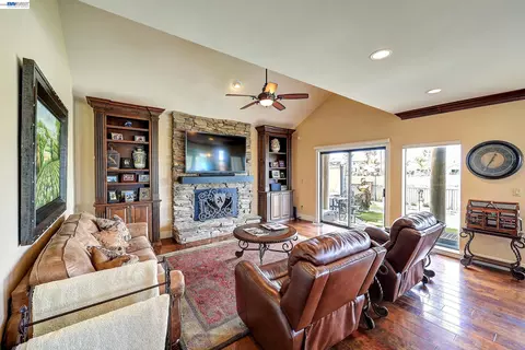 Living - 1310 Hampton Ct, Discovery Bay, CA 94505 photo 4 of 4