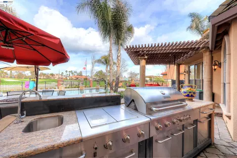 Kitchen - 1310 Hampton Ct, Discovery Bay, CA 94505 photo 6 of 7