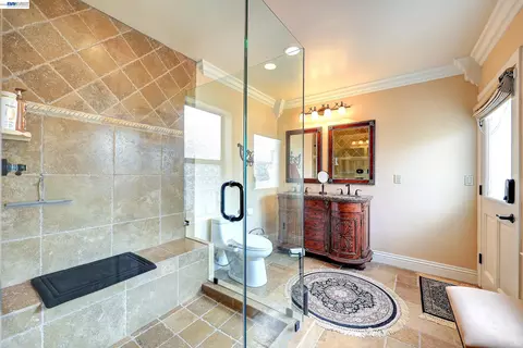 Bath - 1310 Hampton Ct, Discovery Bay, CA 94505 photo 2 of 5