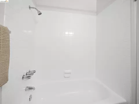 Bath - 14521 Doolittle Dr, San Leandro, CA 94577 photo 1 of 3