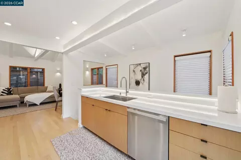 Kitchen - 380 Vermont Ave, Berkeley, CA 94707 photo 2 of 5