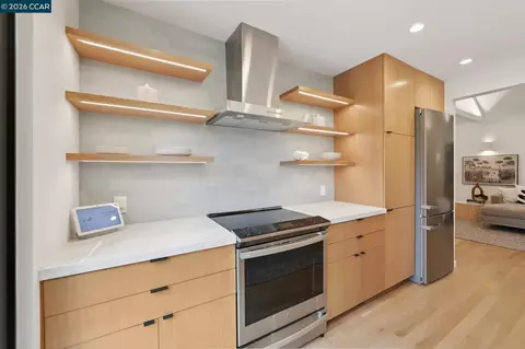Kitchen - 380 Vermont Ave, Berkeley, CA 94707 photo 3 of 5