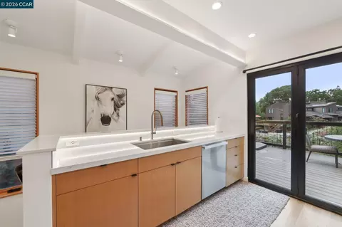 Kitchen - 380 Vermont Ave, Berkeley, CA 94707 photo 4 of 5