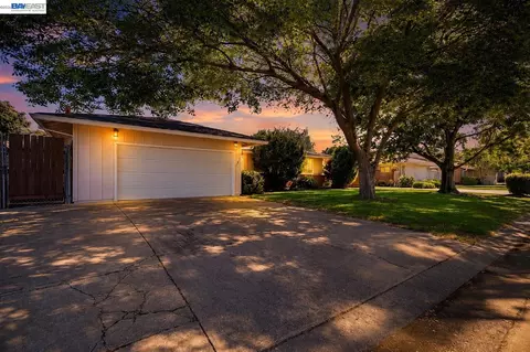 1816 Eastern Ave, Sacramento, CA 95864