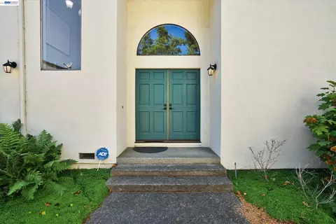 4374 Valley Ave #D1, Pleasanton, CA 94566