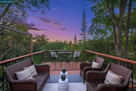 1418 Linton Pl, Martinez, CA 94553
