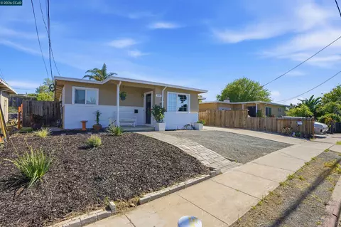 Exterior - 2828 Hilltop Rd, Concord, CA 94520 photo 3 of 8