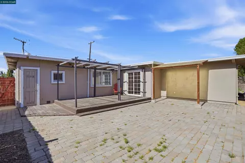 Exterior - 2828 Hilltop Rd, Concord, CA 94520 photo 7 of 8