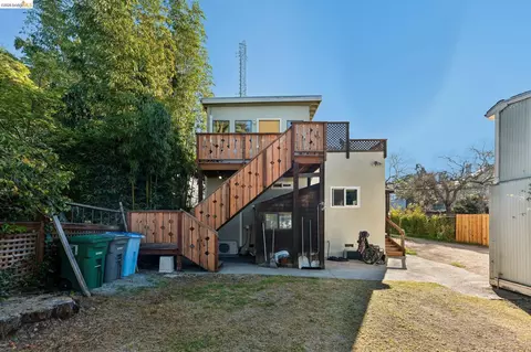 Exterior - 2112 Mckinley Ave #D, Berkeley, CA 94703 photo 4 of 5