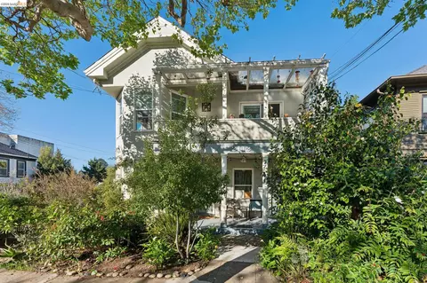 Exterior - 2112 Mckinley Ave #D, Berkeley, CA 94703 photo 1 of 5