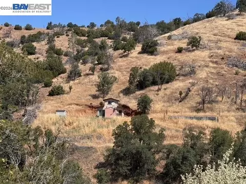 21810 Mines Rd, Livermore, CA 94550