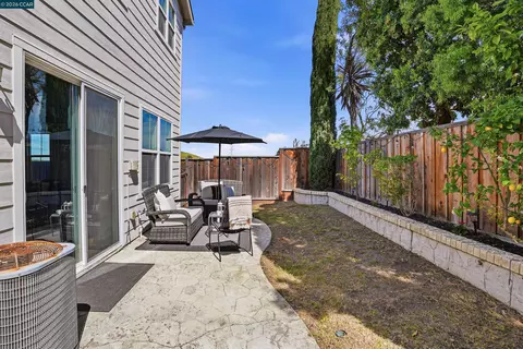 Exterior - 527 Falling Star Dr, Martinez, CA 94553 photo 2 of 7