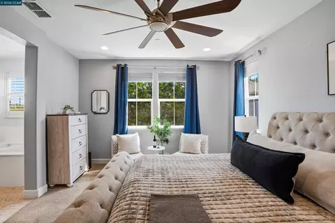 Bedroom - 527 Falling Star Dr, Martinez, CA 94553 photo 2 of 6