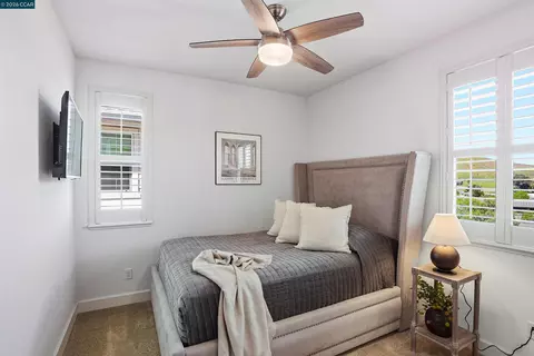 Bedroom - 527 Falling Star Dr, Martinez, CA 94553 photo 6 of 6